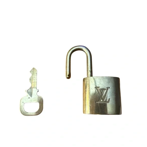 AUTHENTIC LOUIS VUITTON LOCK & KEY - Picture 4 of 6